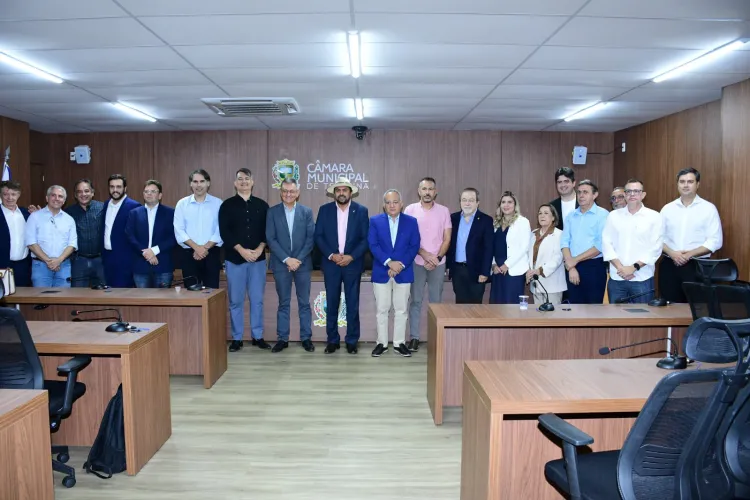 Sessão em homenagem ao Dia da Indústria, reunindo representantes do setor, autoridades e convidados (Fotos:divulgação)