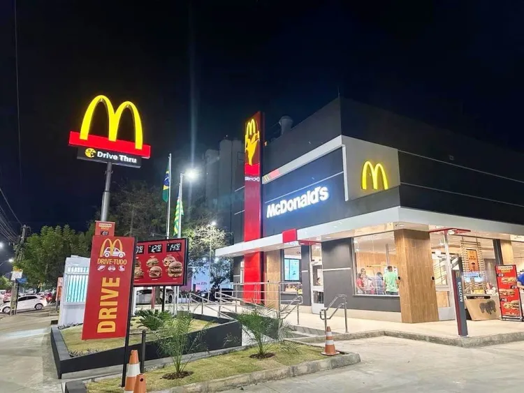 O restaurante terá 2,6 mil m², estacionamento para 30 veículos, serviço de drive-thru e área de café integrada (Fotos: divulgação)